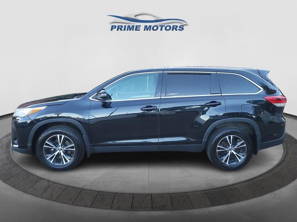 2019 Toyota Highlander LE
