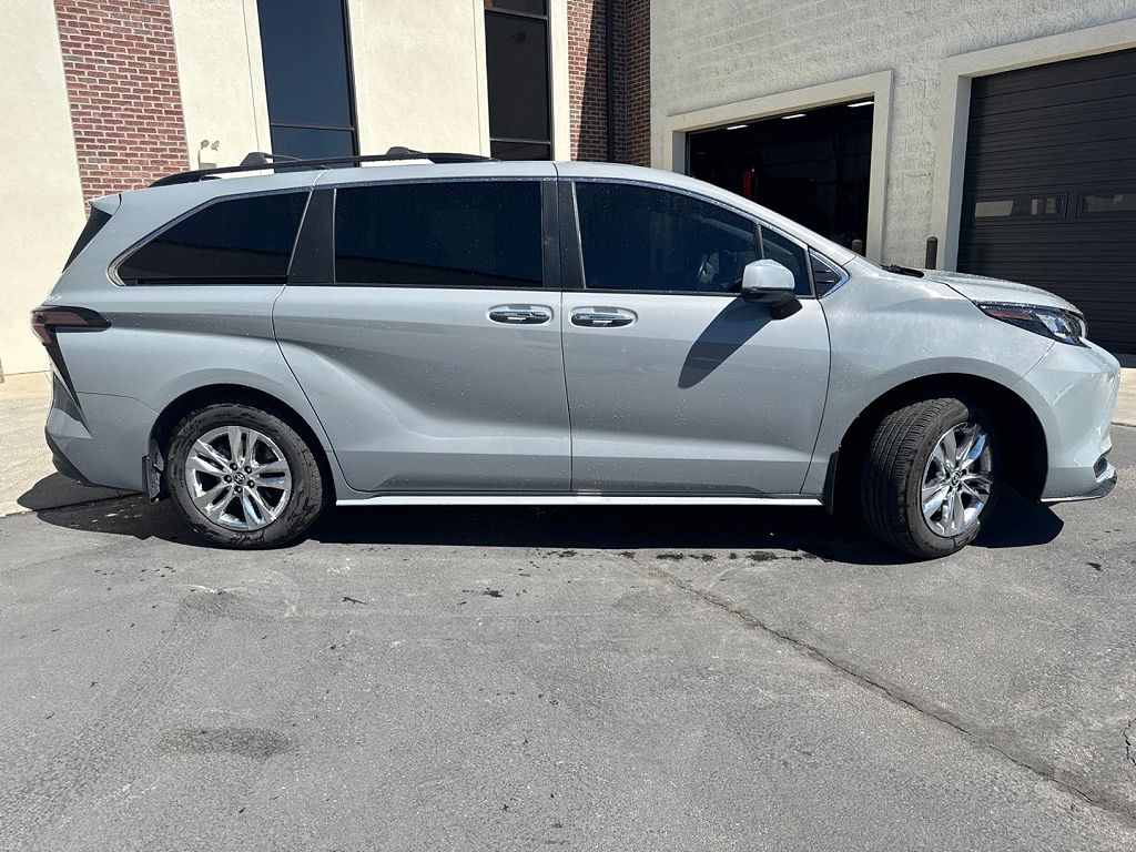 2023 Toyota Sienna XSE 7-Passenger