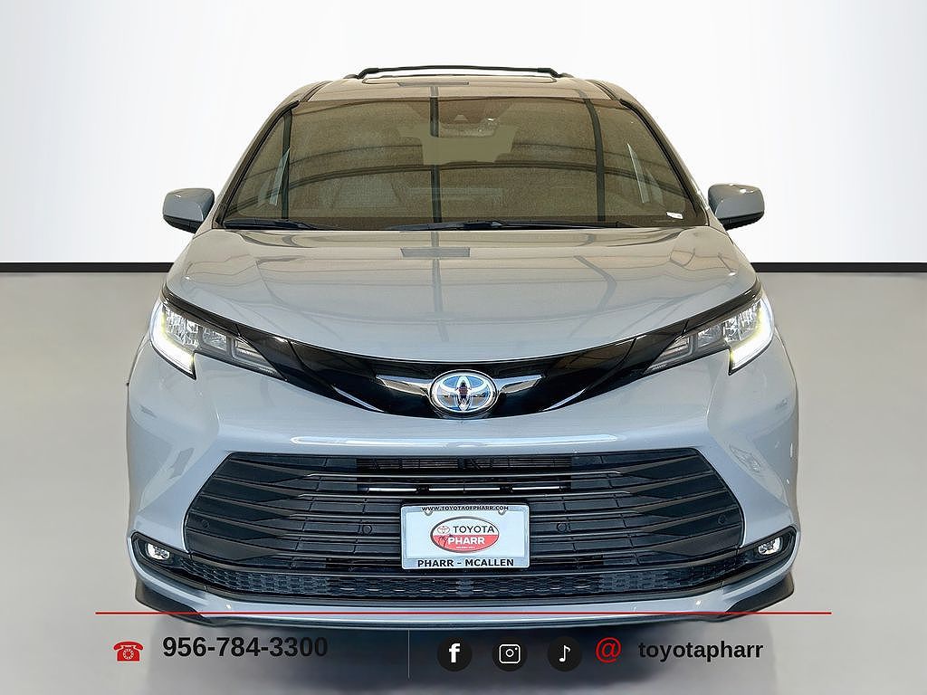 2025 Toyota Sienna XSE 7-Passenger