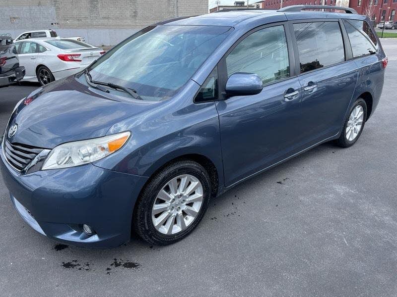 2015 Toyota Sienna XLE 7-Passenger