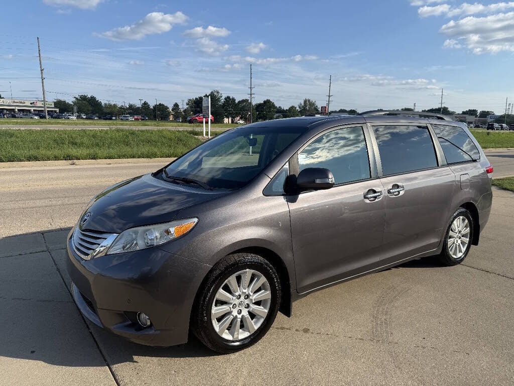 2013 Toyota Sienna XLE 7-Passenger