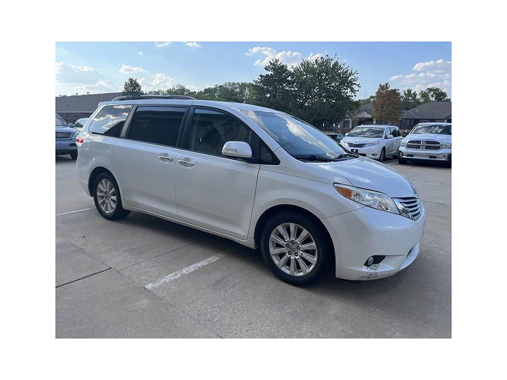 2013 Toyota Sienna XLE 7-Passenger