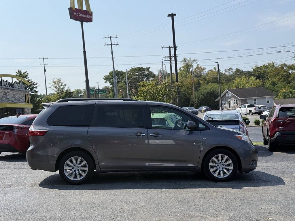 2016 Toyota Sienna Limited Premium 7-Passenger