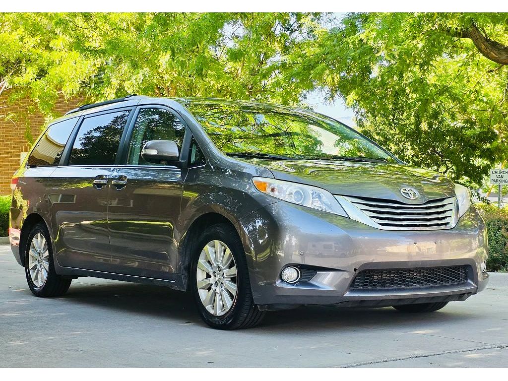 2014 Toyota Sienna XLE 7-Passenger