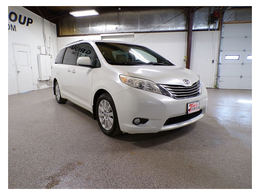 2015 Toyota Sienna Limited 7-Passenger