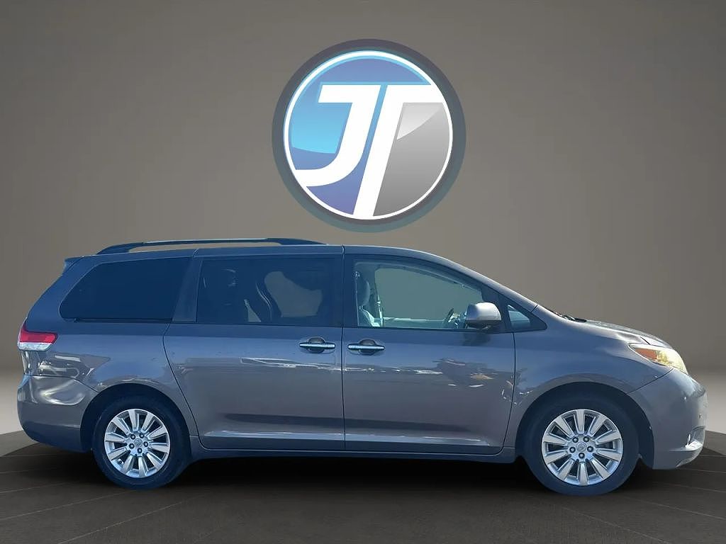 2011 Toyota Sienna XLE 7-Passenger