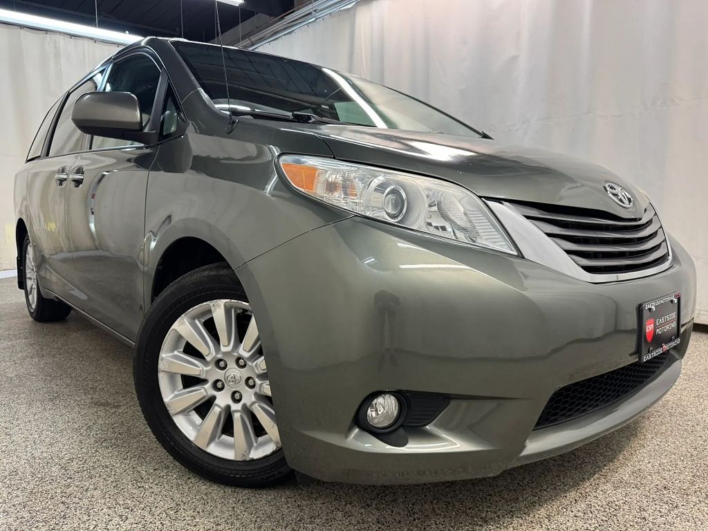 2013 Toyota Sienna Limited 7-Passenger