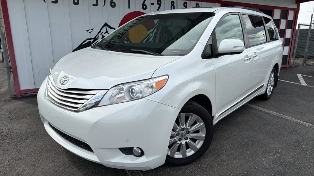 2014 Toyota Sienna XLE 7-Passenger