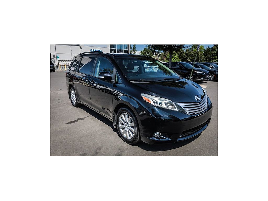2016 Toyota Sienna XLE 7-Passenger
