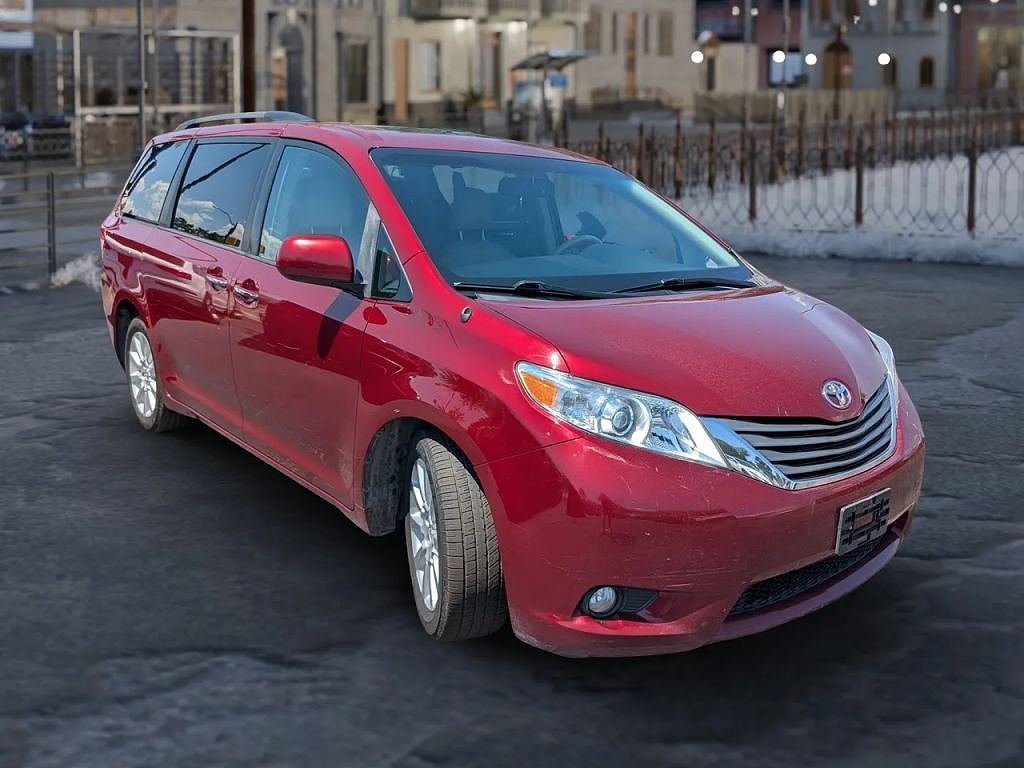 2014 Toyota Sienna Limited 7-Passenger