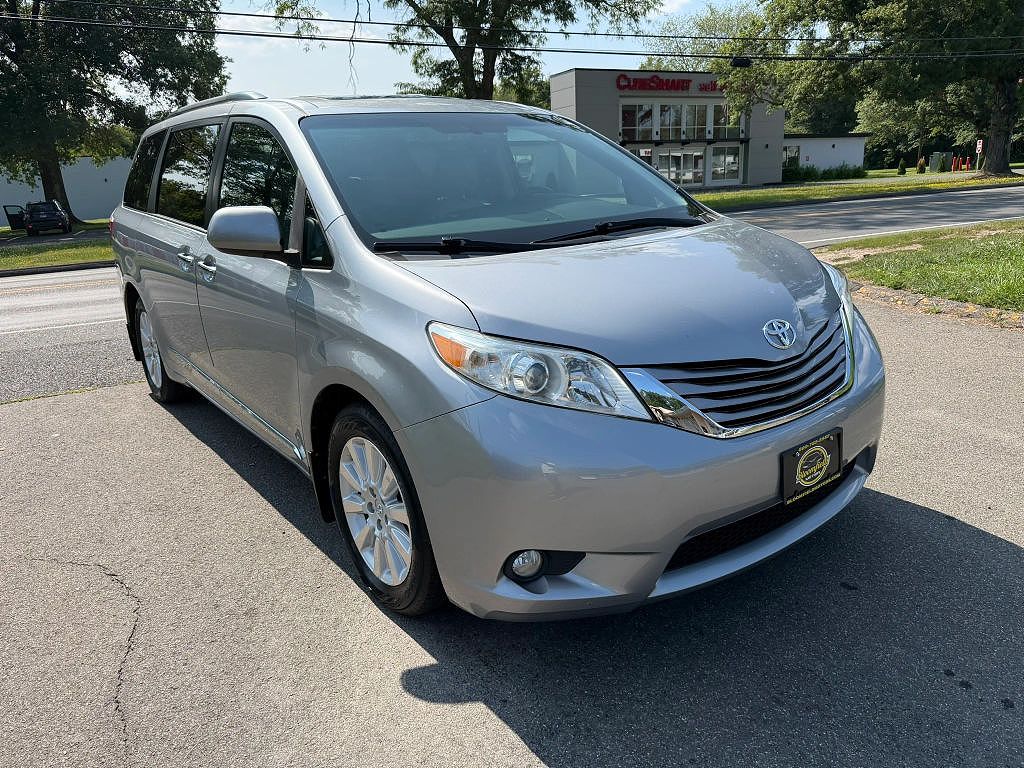 2016 Toyota Sienna Limited Premium 7-Passenger