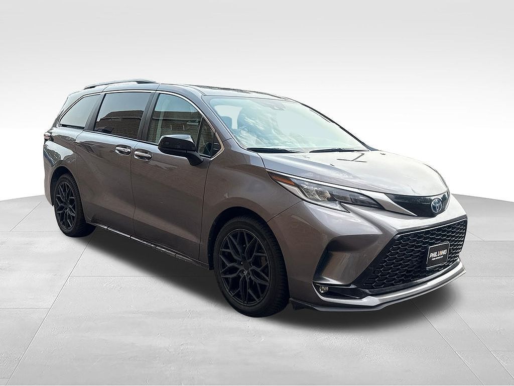 2022 Toyota Sienna XSE