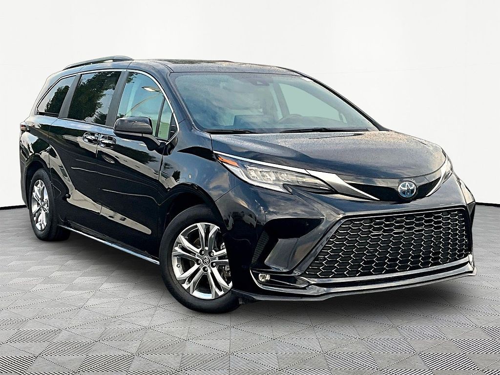 2023 Toyota Sienna XSE AWD 7-Passenger