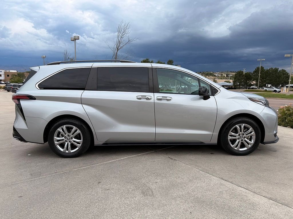 2023 Toyota Sienna XSE 7 Passenger