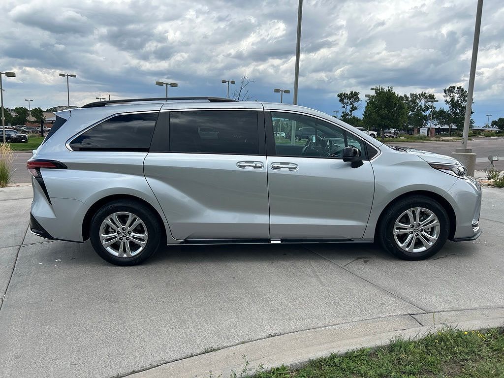 2023 Toyota Sienna XSE 7 Passenger
