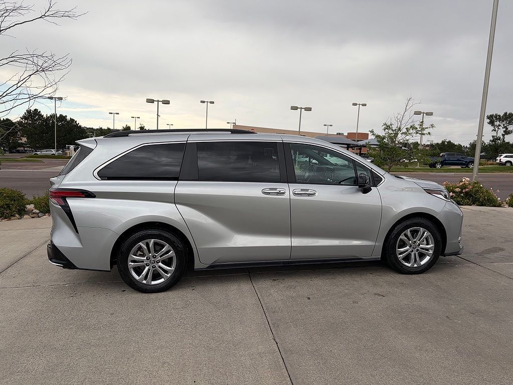 2023 Toyota Sienna XSE 7 Passenger