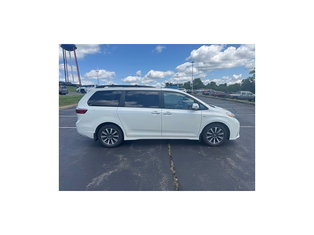 2019 Toyota Sienna XLE 7-Passenger