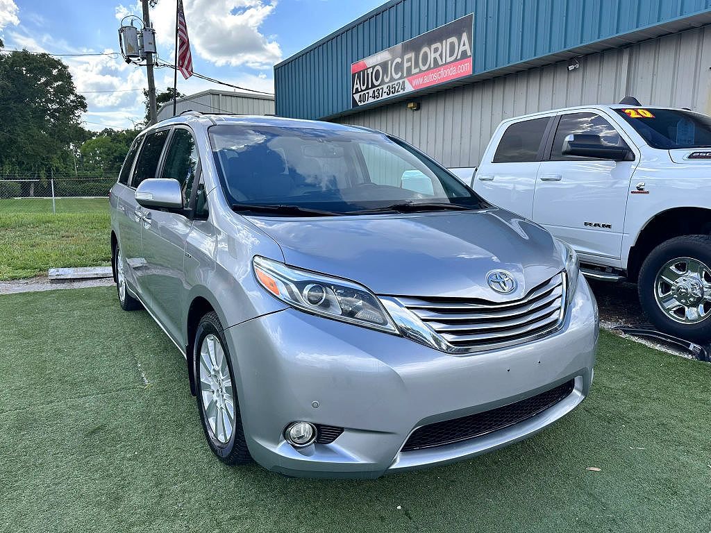 2017 Toyota Sienna XLE 7-Passenger