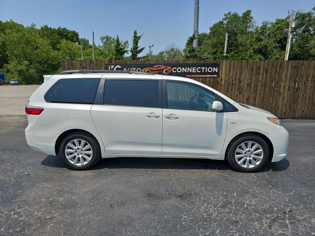 2017 Toyota Sienna Limited 7-Passenger