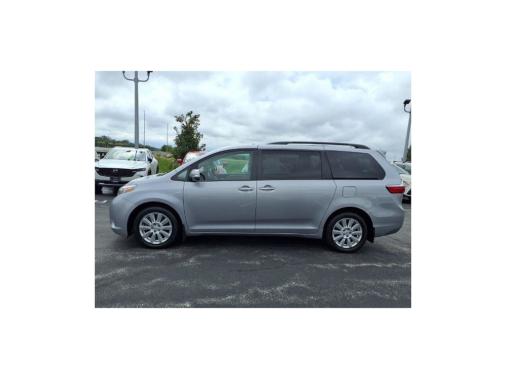 2017 Toyota Sienna XLE 7-Passenger