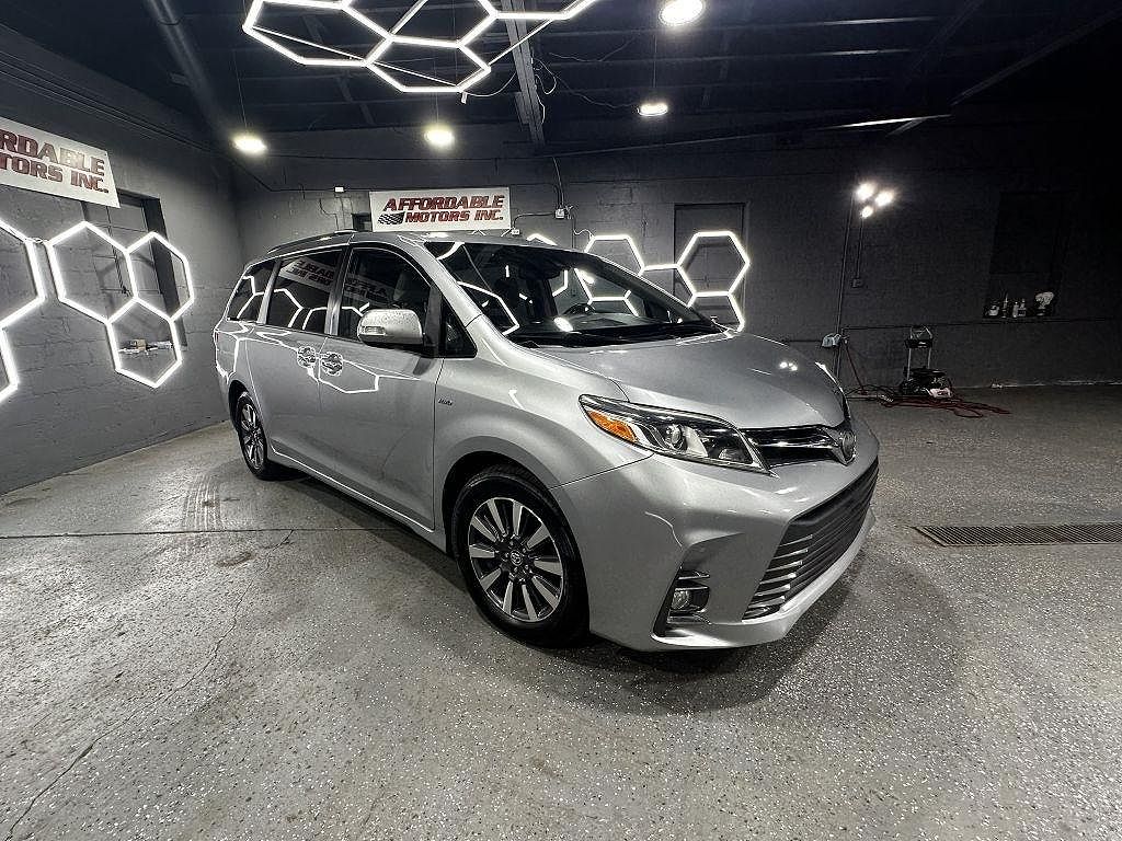2018 Toyota Sienna Limited 7-Passenger