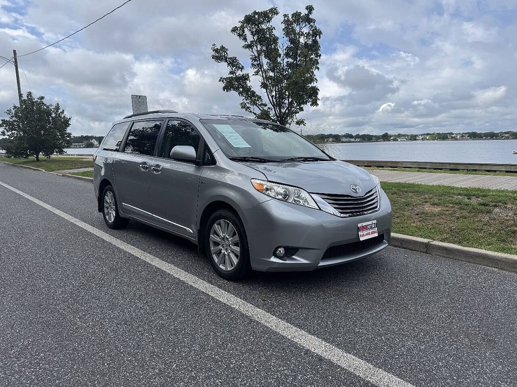 2017 Toyota Sienna Limited 7-Passenger