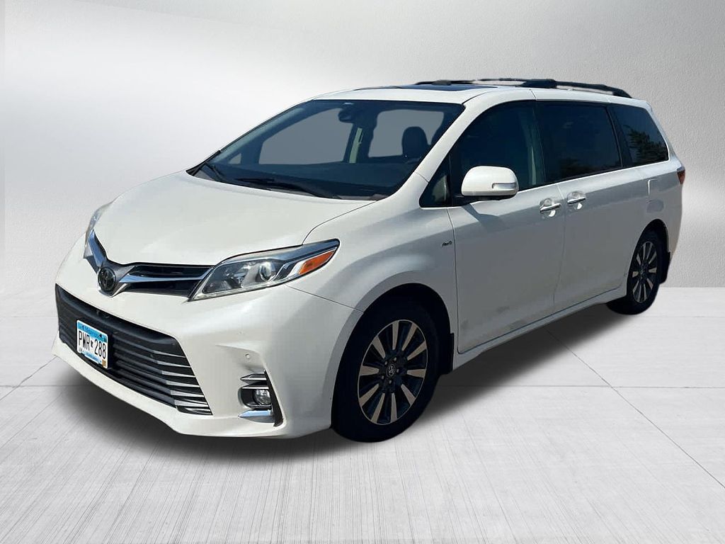 2018 Toyota Sienna XLE Premium 7-Passenger