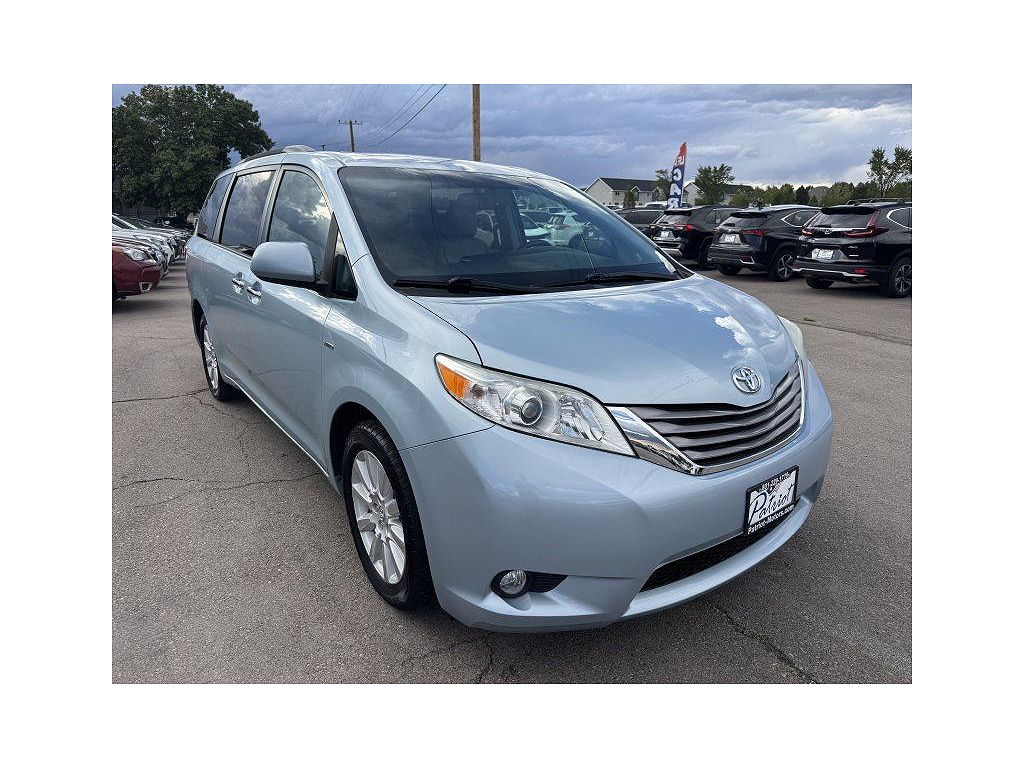2017 Toyota Sienna Limited 7-Passenger