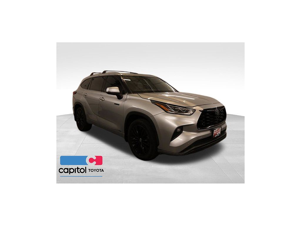 2021 Toyota Highlander Hybrid Platinum