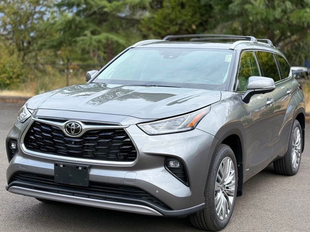 2026 Toyota Highlander Hybrid Platinum