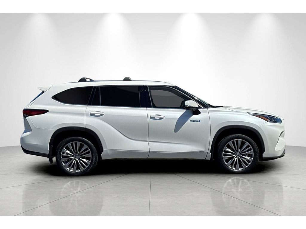 2020 Toyota Highlander Hybrid Platinum