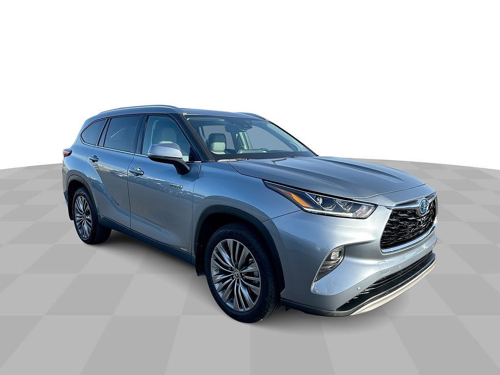 2021 Toyota Highlander Hybrid Platinum