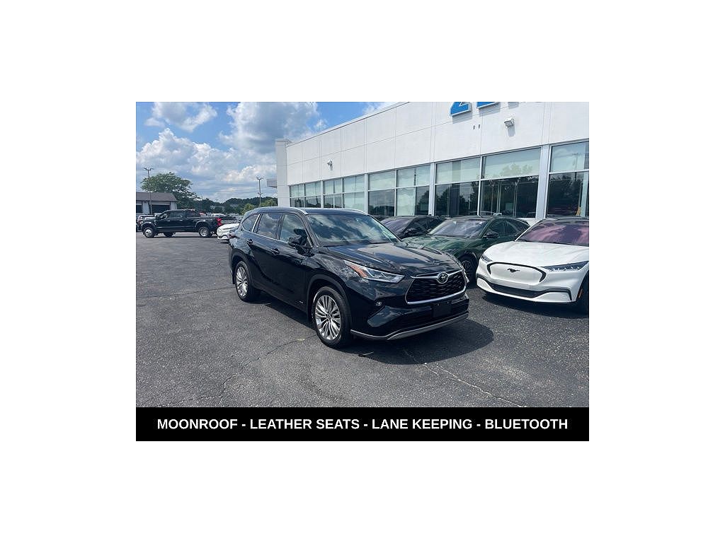 2026 Toyota Highlander Hybrid Platinum