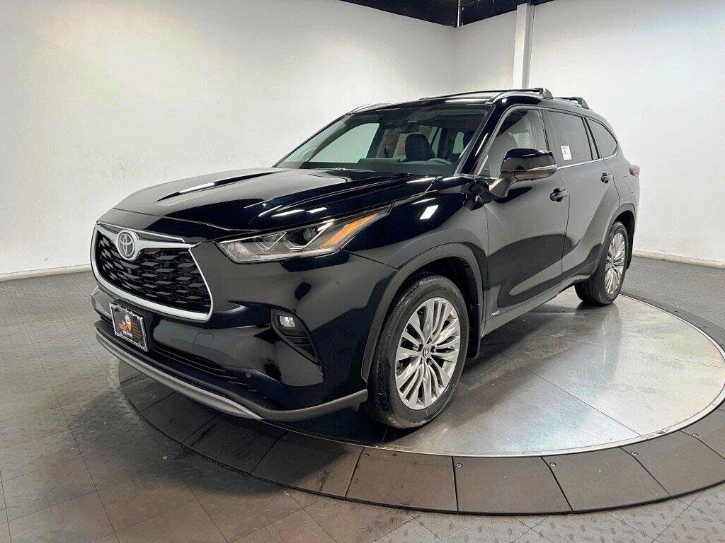 2026 Toyota Highlander Hybrid Platinum