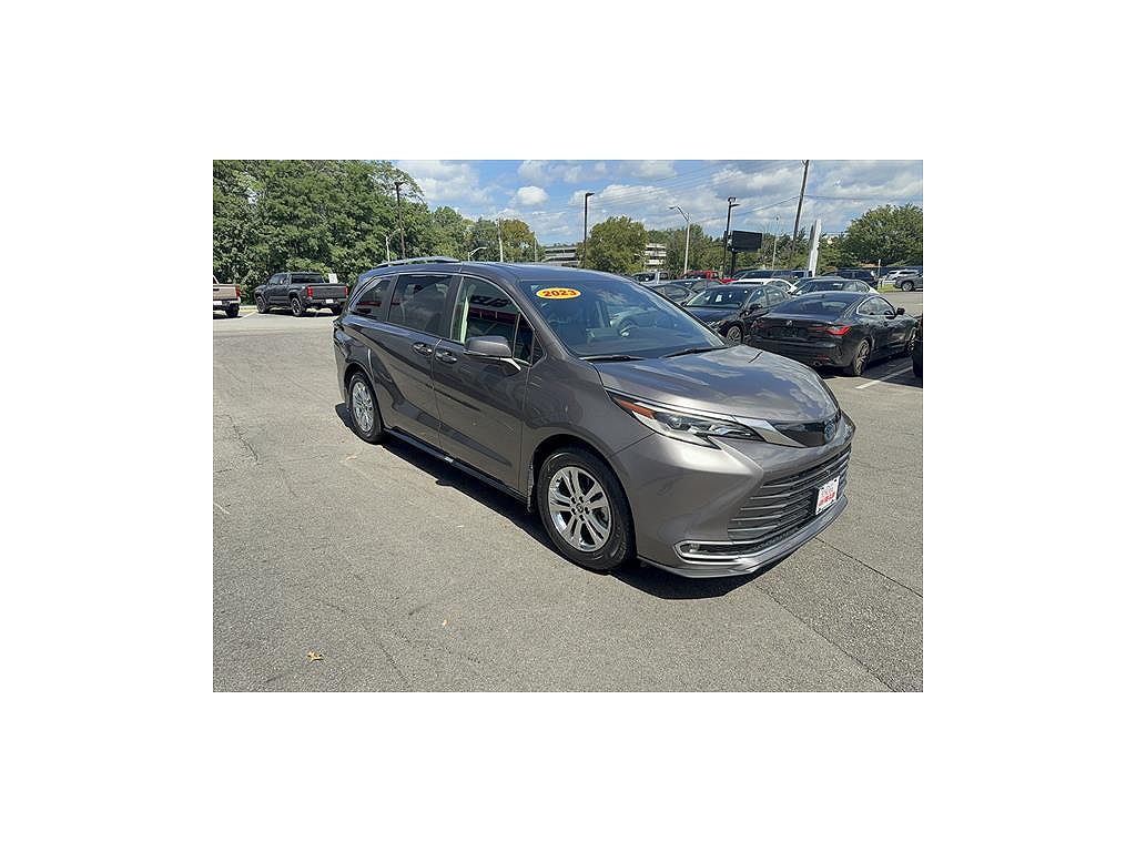 2023 Toyota Sienna Platinum 7 Passenger