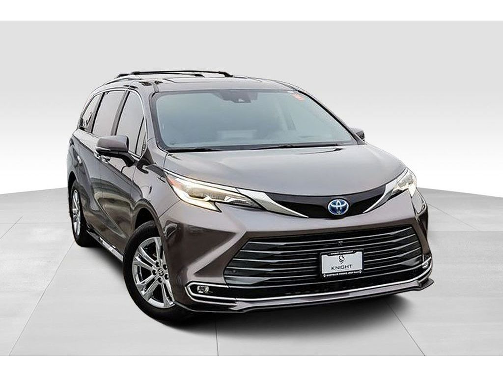 2024 Toyota Sienna Platinum 7-Passenger