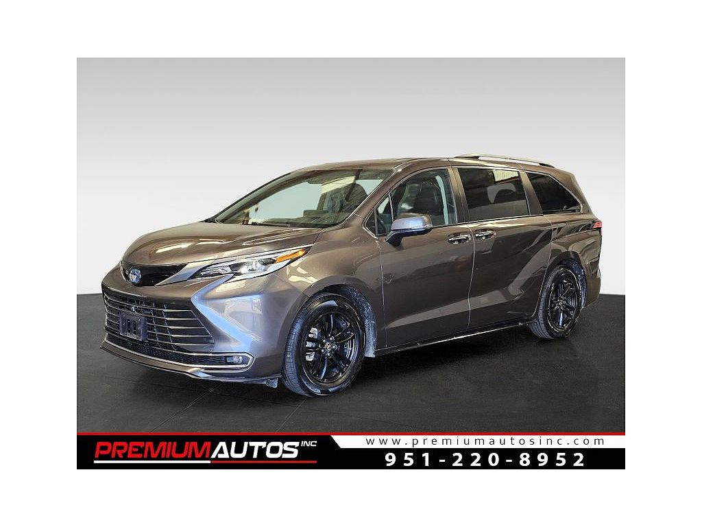 2023 Toyota Sienna Platinum 7-Passenger