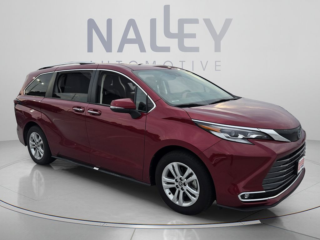 2022 Toyota Sienna Platinum