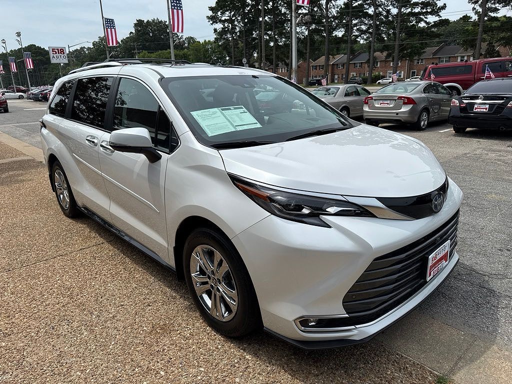 2024 Toyota Sienna Platinum 7 Passenger