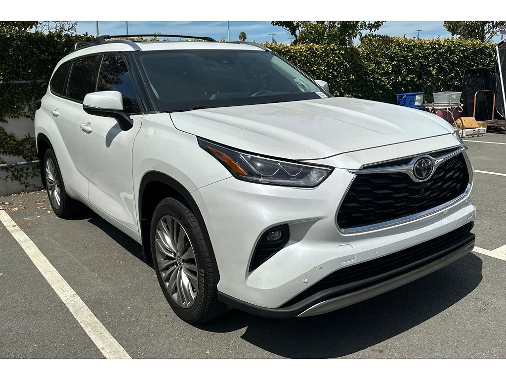 2022 Toyota Highlander Platinum