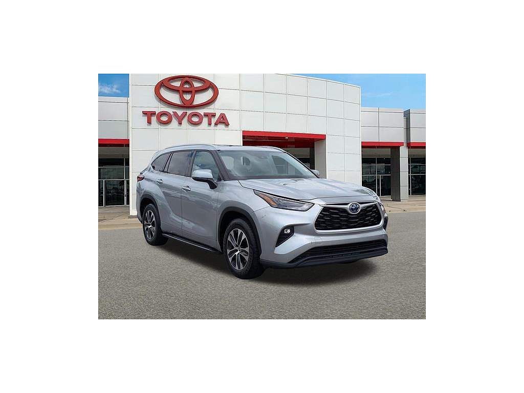 2022 Toyota Highlander Hybrid XLE