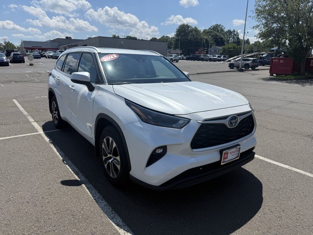 2022 Toyota Highlander Hybrid XLE