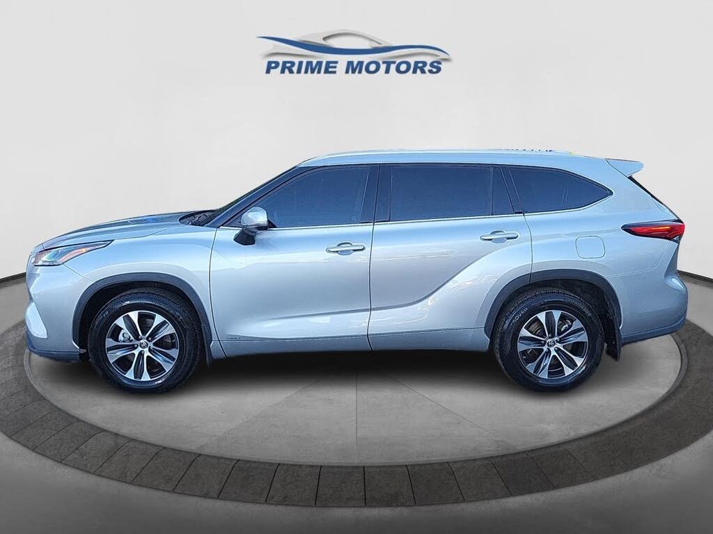 2022 Toyota Highlander Hybrid XLE