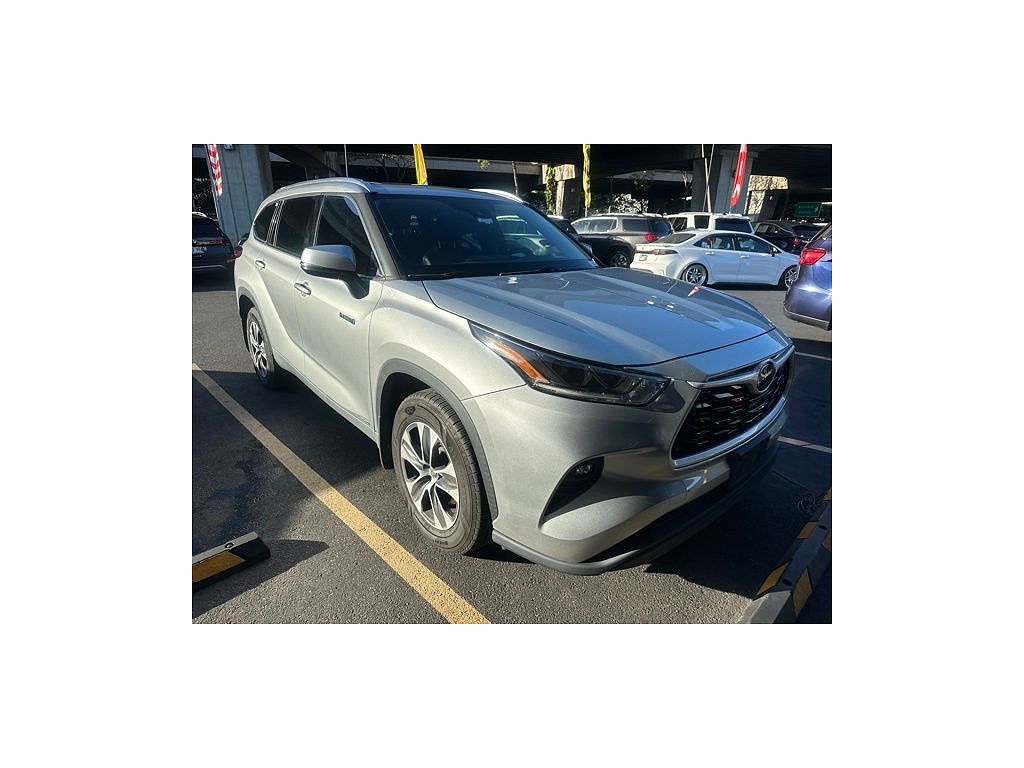 2021 Toyota Highlander Hybrid XLE