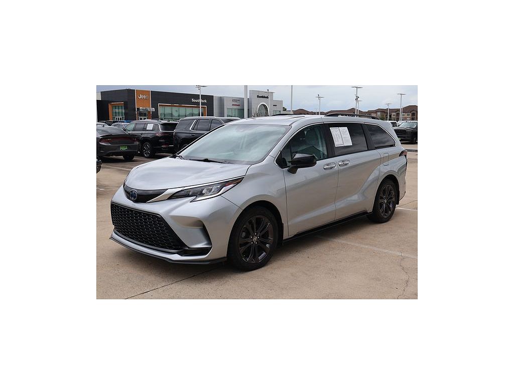 2024 Toyota Sienna XSE