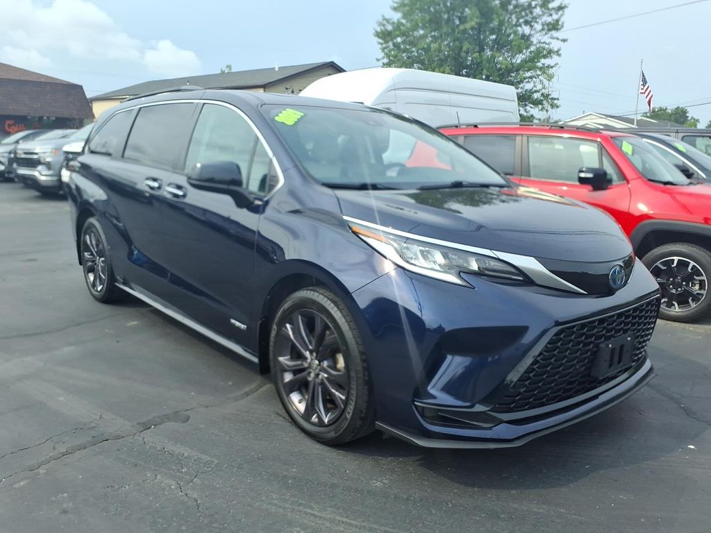 2021 Toyota Sienna XSE