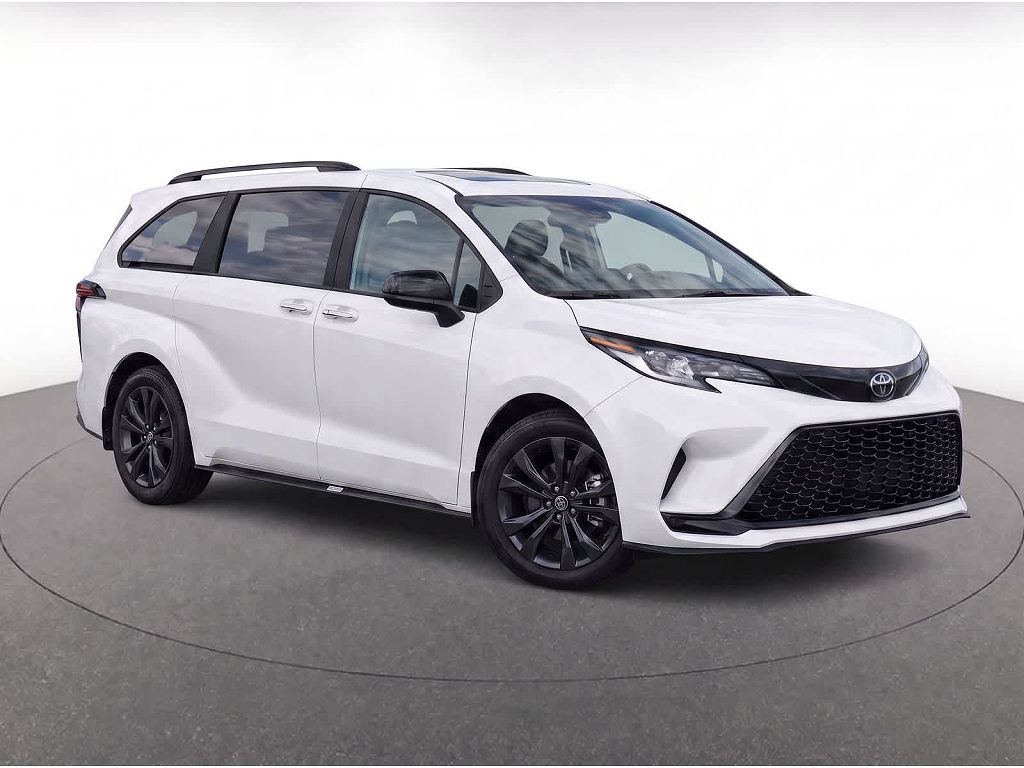 2025 Toyota Sienna XSE