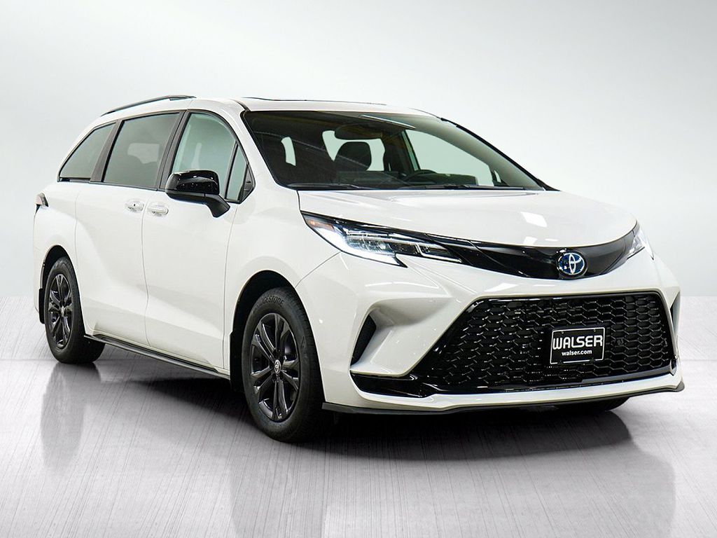 2025 Toyota Sienna XSE