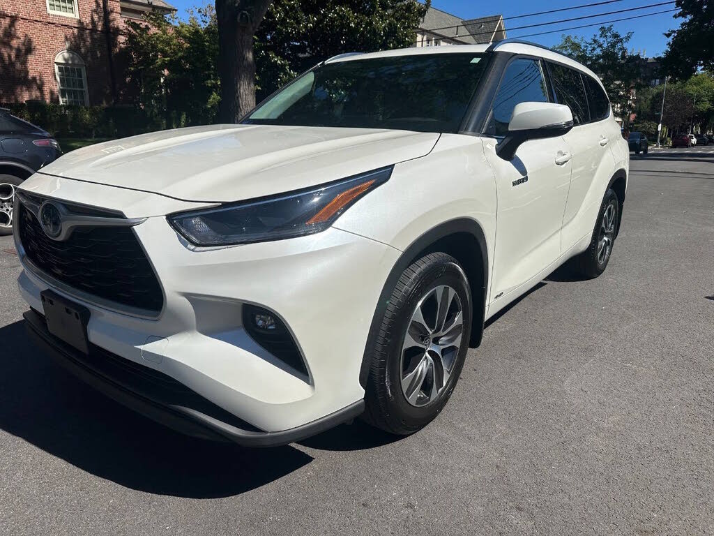 2021 Toyota Highlander Hybrid XLE