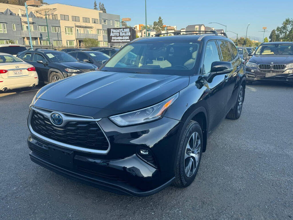 2022 Toyota Highlander Hybrid XLE